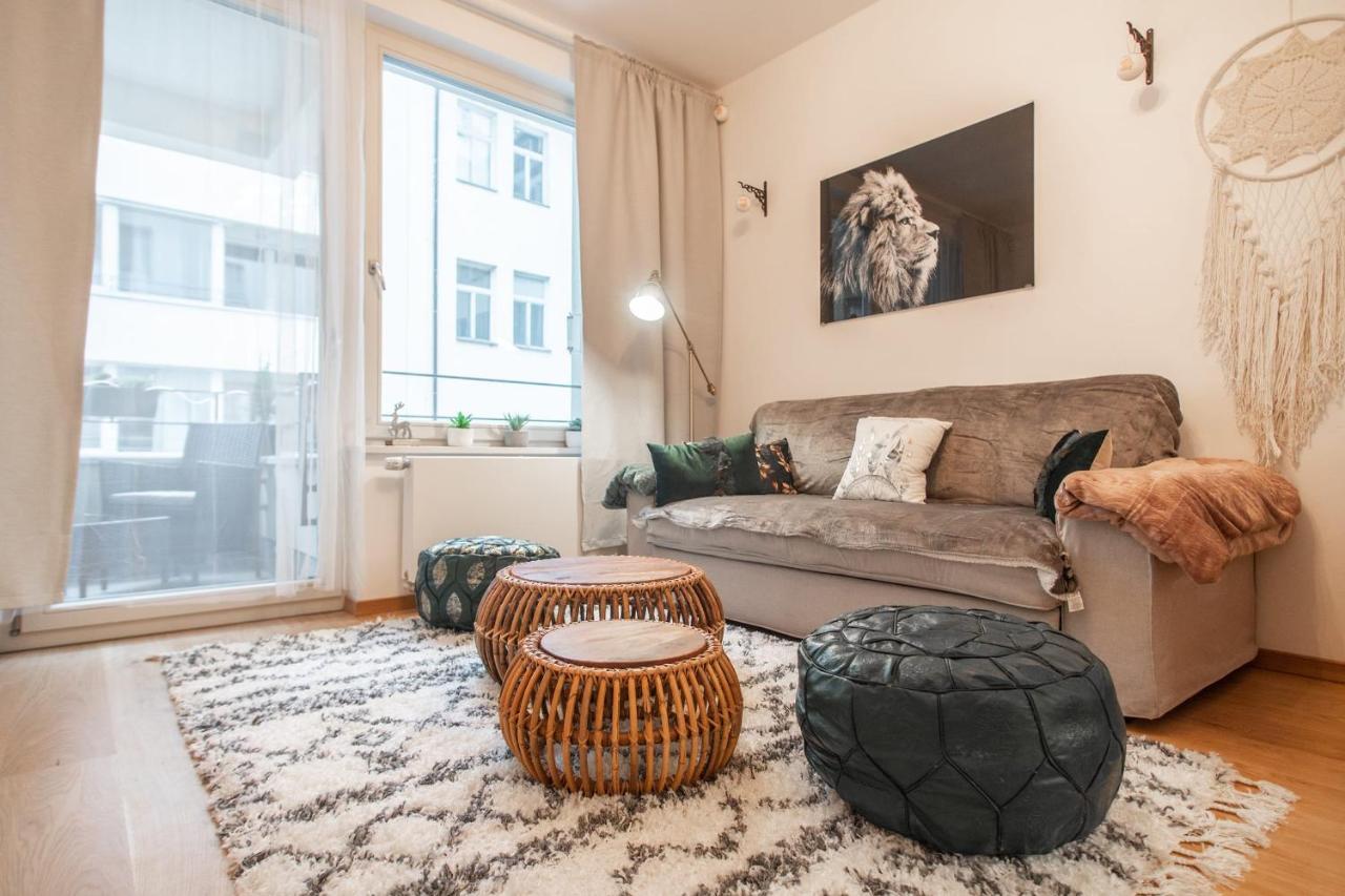 Apartment With Balcony Прага Екстериор снимка