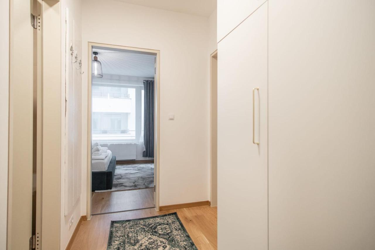 Apartment With Balcony Прага Екстериор снимка
